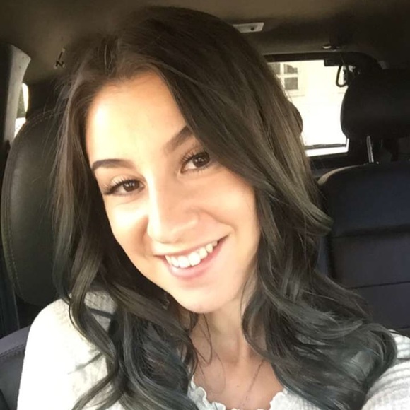 Meet your Posher, Renee - Picture 3 of 3